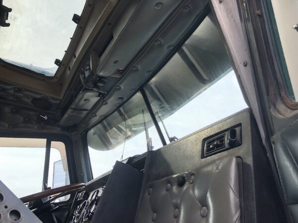2000 Kenworth W900L Parts Unit: Truck Dsl Ta - Image 11