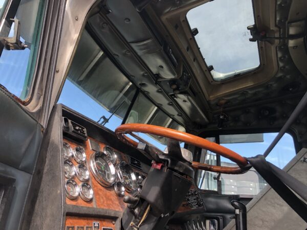 2000 Kenworth W900L Parts Unit: Truck Dsl Ta - Image 9